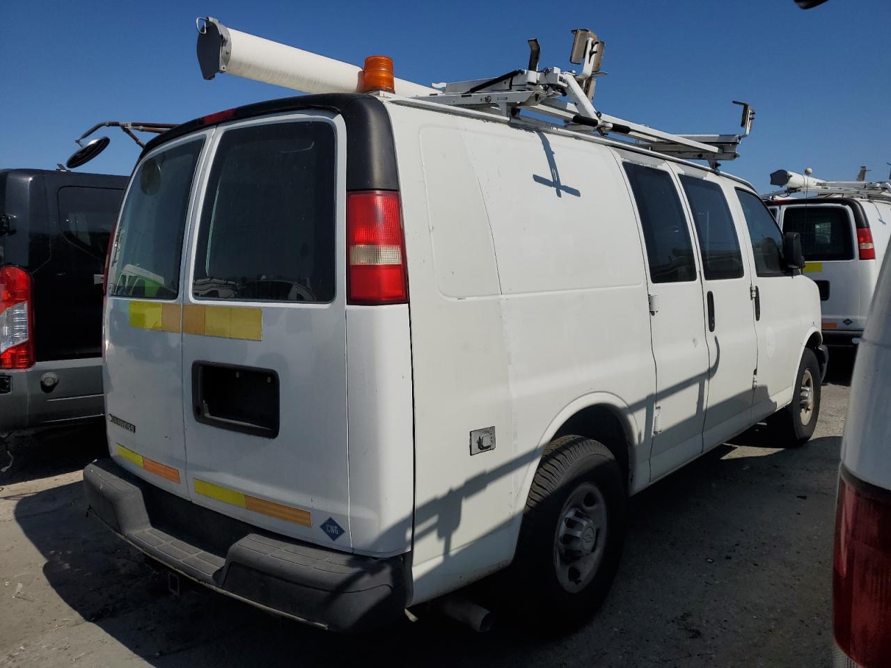 2011 Chevrolet Express G2500 - Image 3