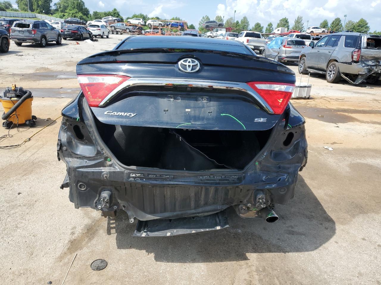 2017 Toyota Camry Le - Фото 6