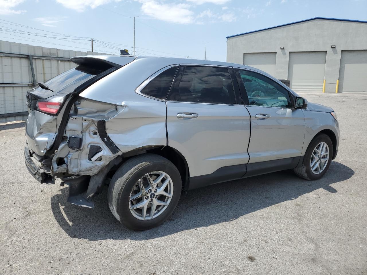 2022 Ford Edge Sel - Image 3