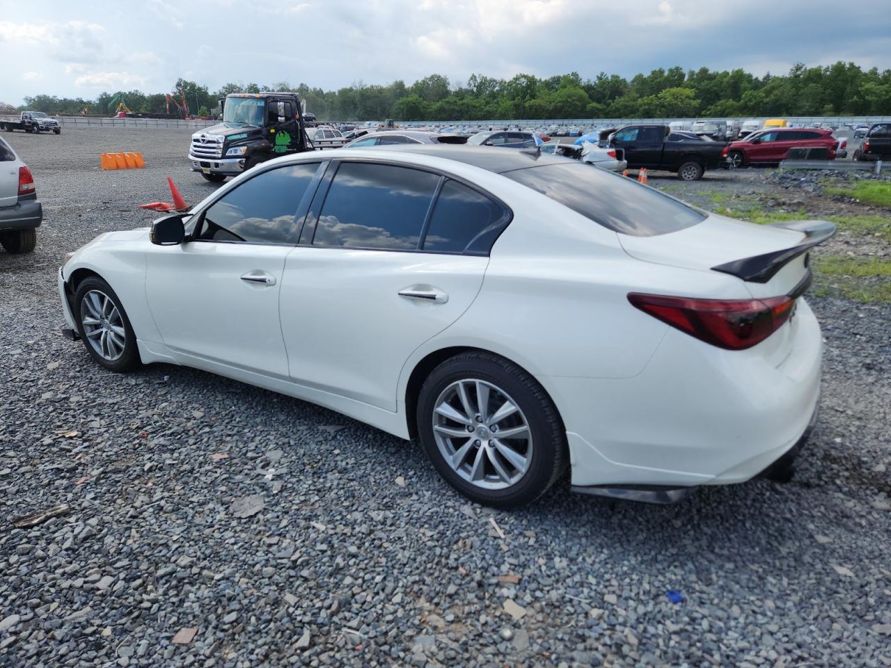 2018 Infiniti Q50 Luxe - Image 2