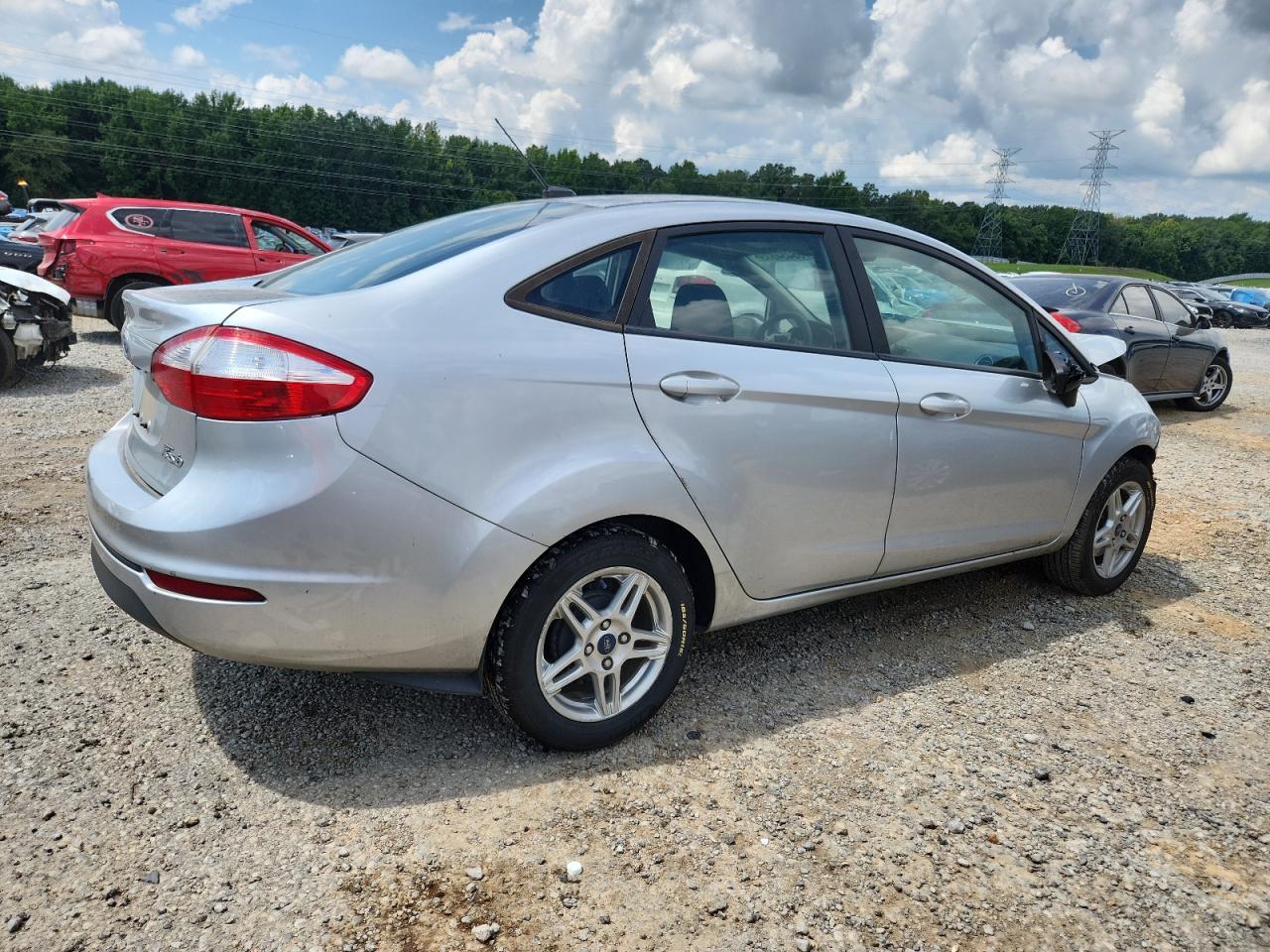 2019 Ford Fiesta Se - Фото 3