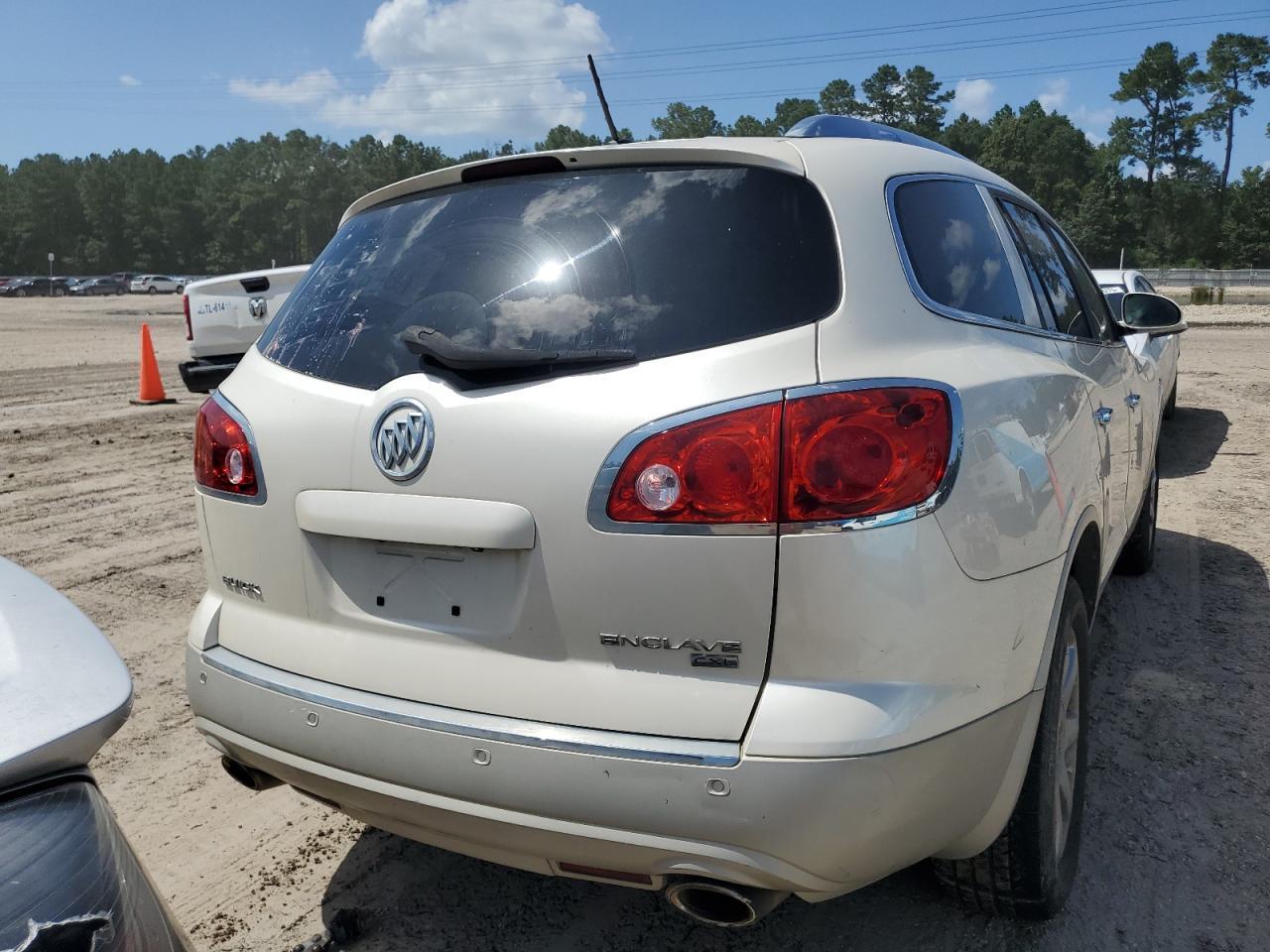 2010 Buick Enclave - Image 2