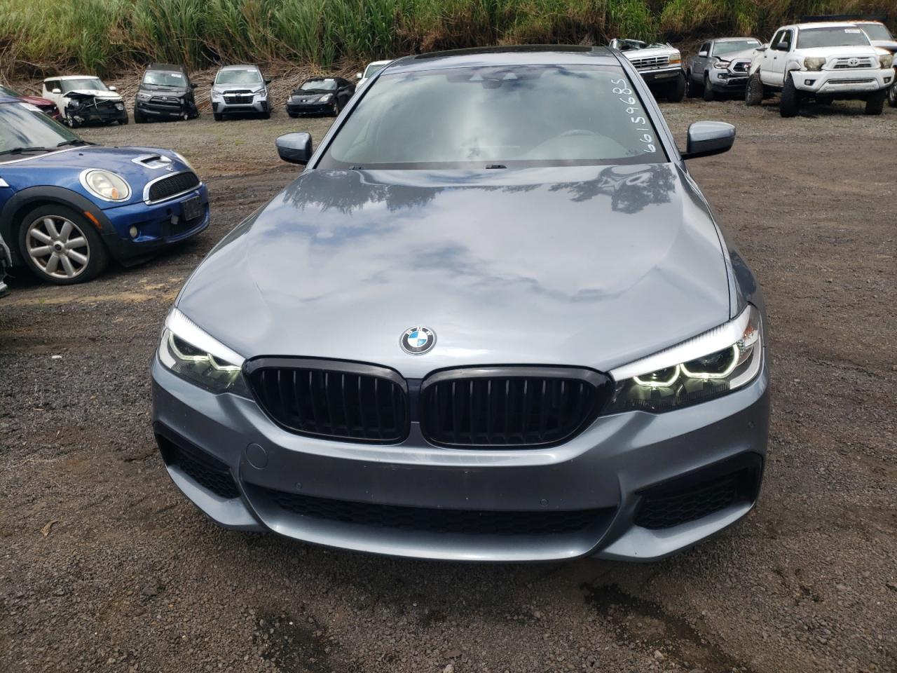 2020 BMW 530E - Фото 5