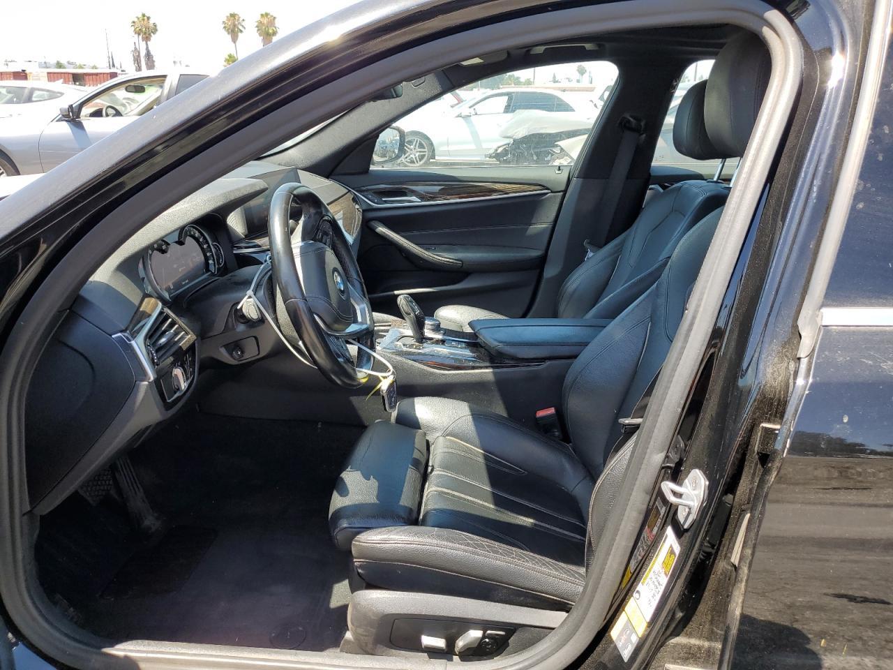 2019 BMW 530E - Фото 7