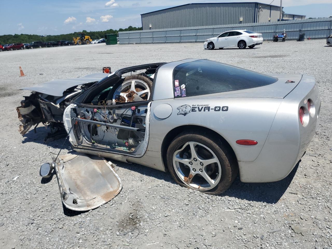 2004 Chevrolet Corvette - Фото 2