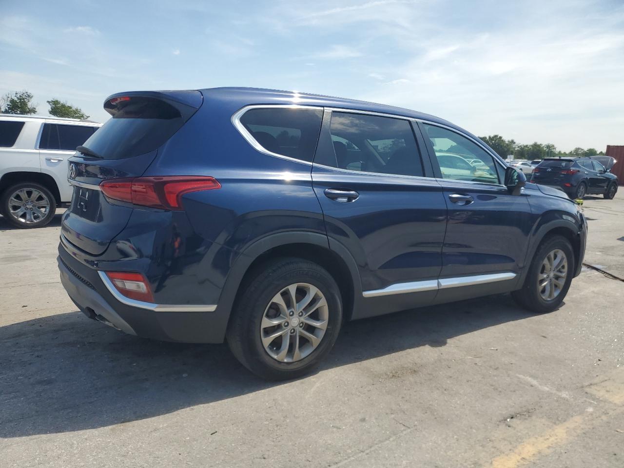 2019 Hyundai Santa Fe Se - Image 3