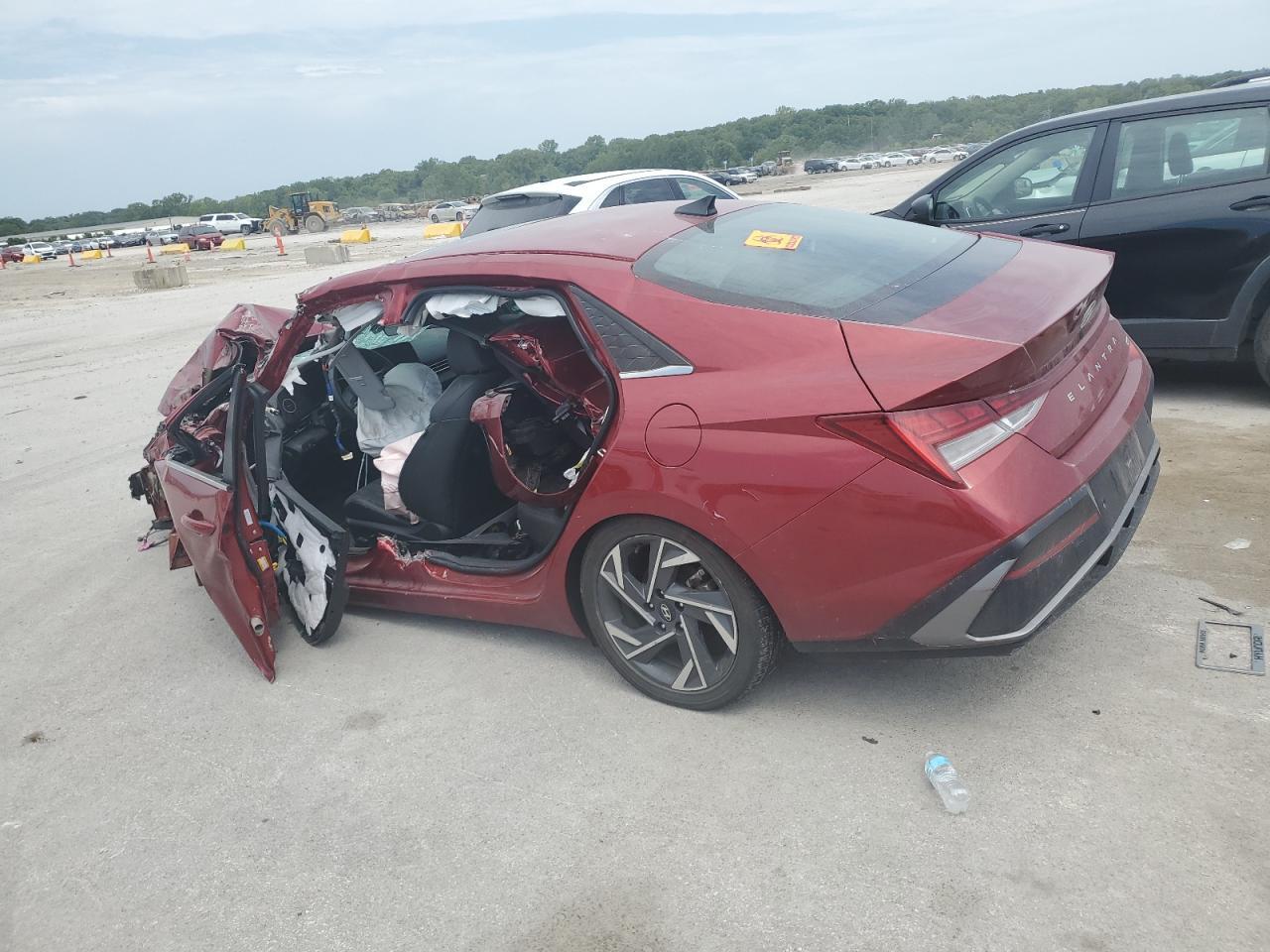 2024 Hyundai Elantra Limited - Фото 2