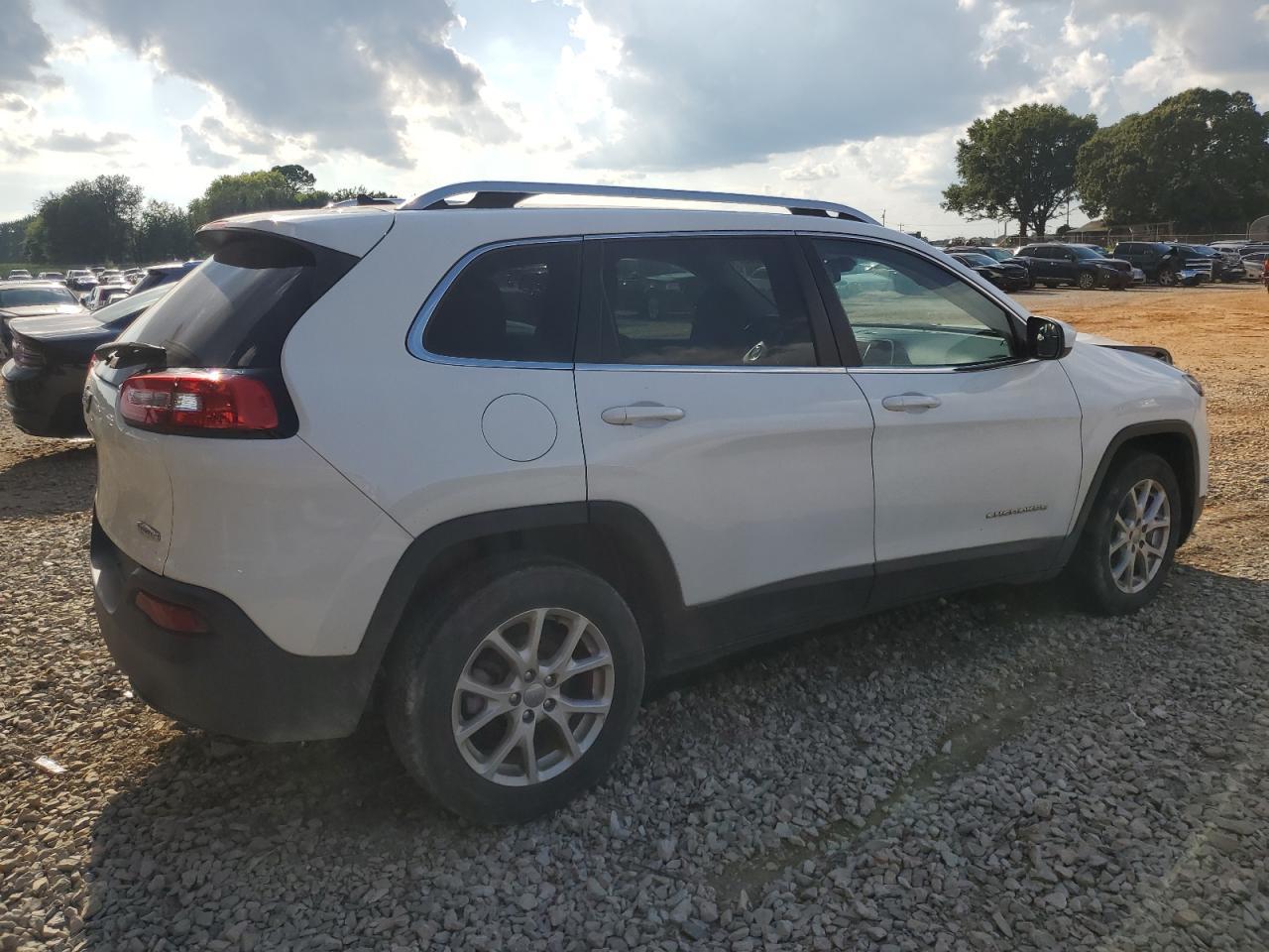 2015 Jeep Cherokee Latitude - Фото 3