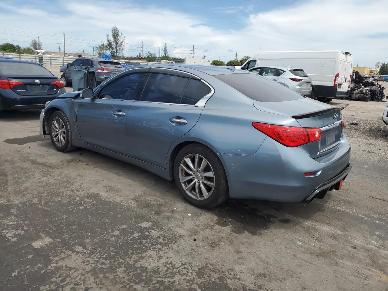 2017 Infiniti Q50 Premium - Image 2