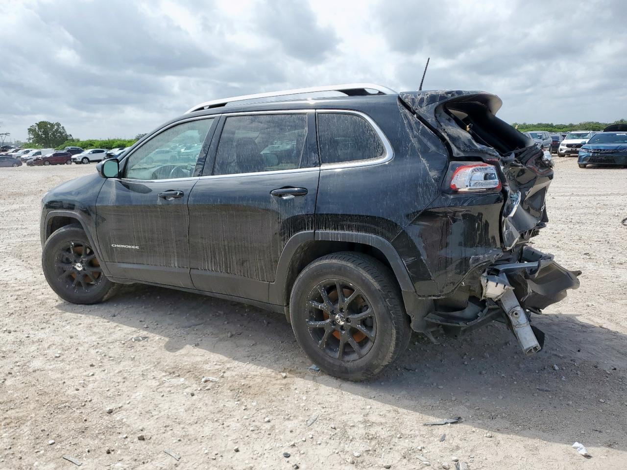 2017 Jeep Cherokee Latitude - Фото 2