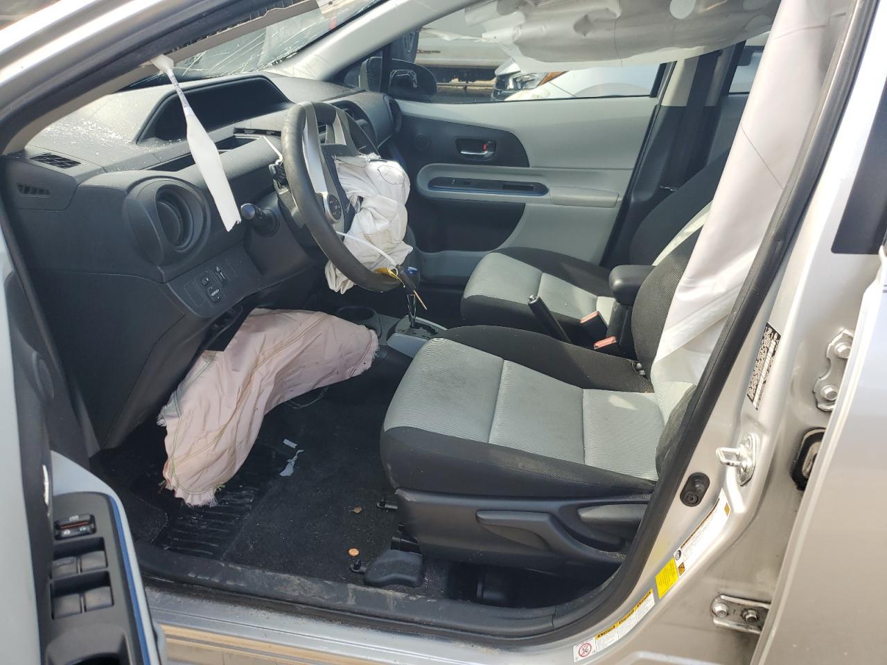 2013 Toyota Prius C - Фото 7