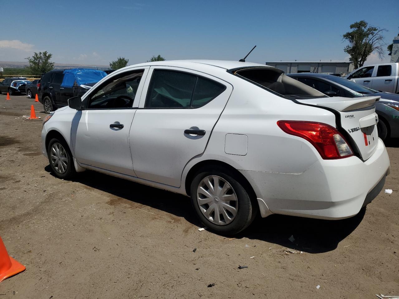2019 Nissan Versa S - Фото 2
