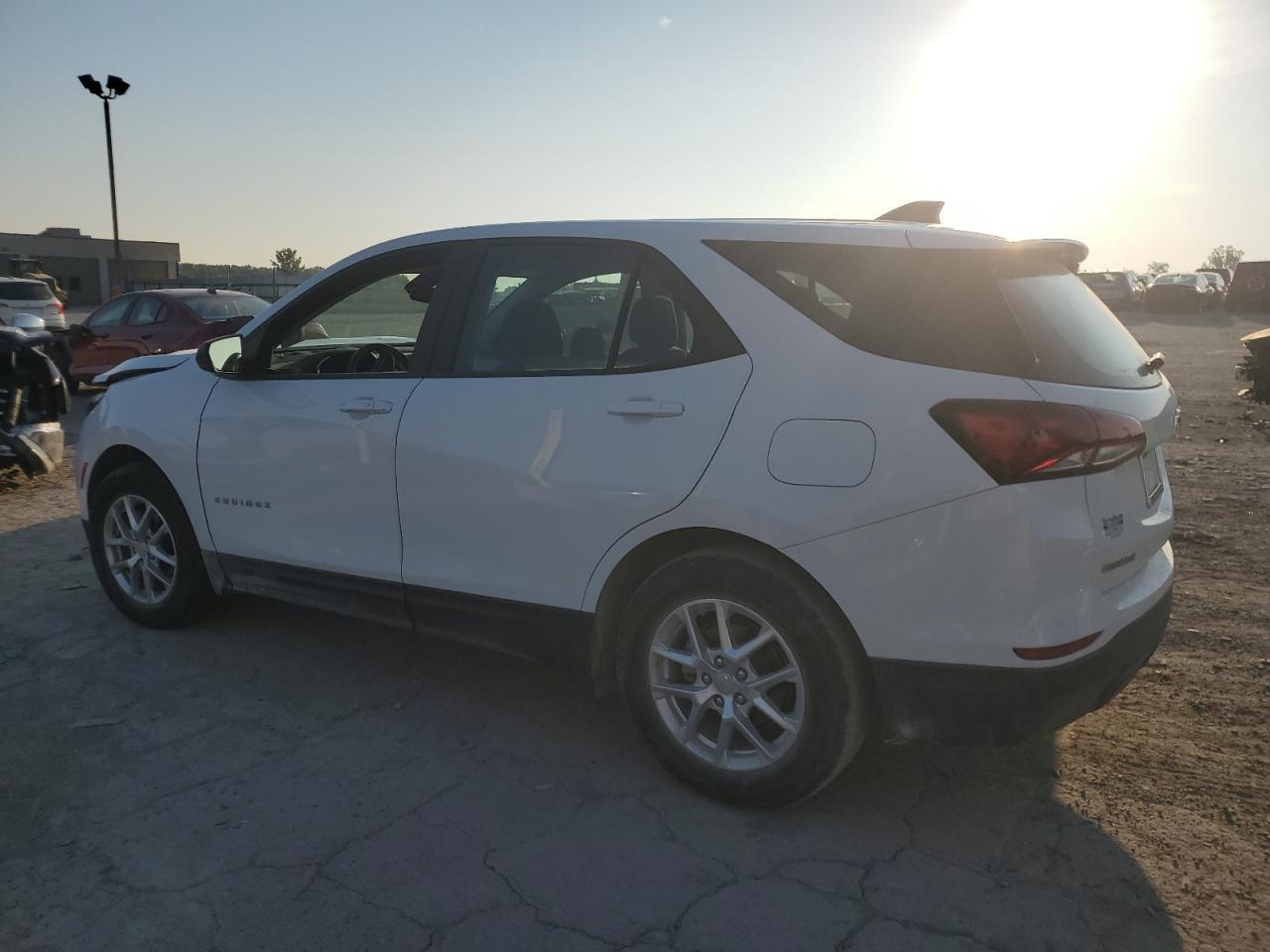 2022 Chevrolet Equinox Ls - Image 2