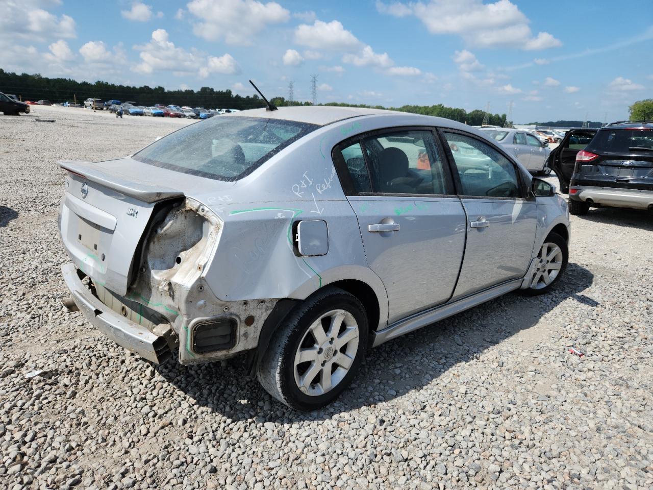 2011 Nissan Sentra 2.0 - Фото 3
