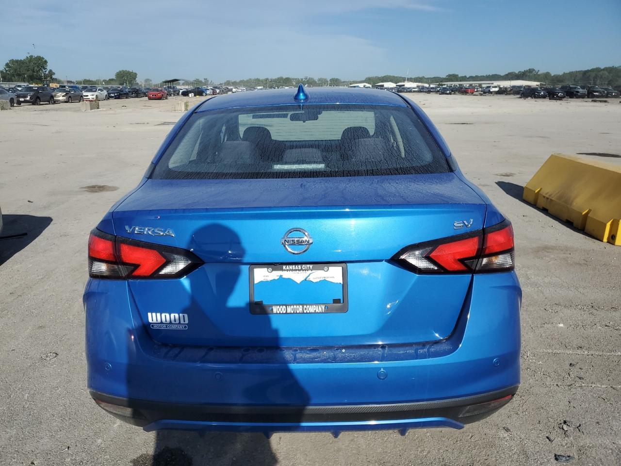 2021 Nissan Versa Sv - Image 6