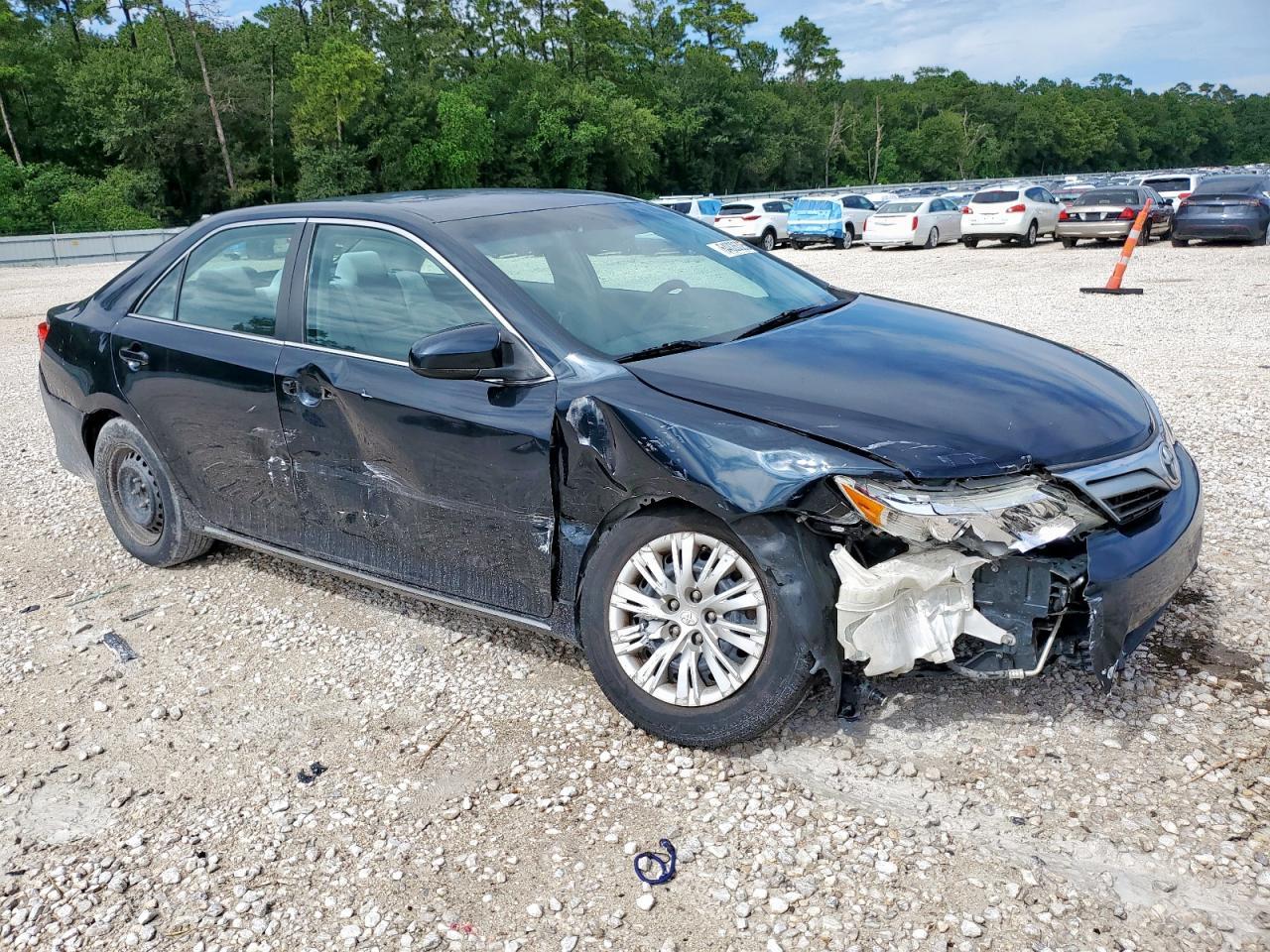2013 Toyota Camry L - Фото 4