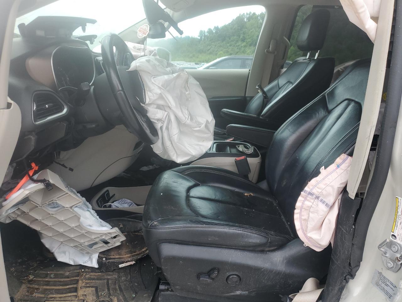 2017 Chrysler Pacifica Touring L - Фото 7