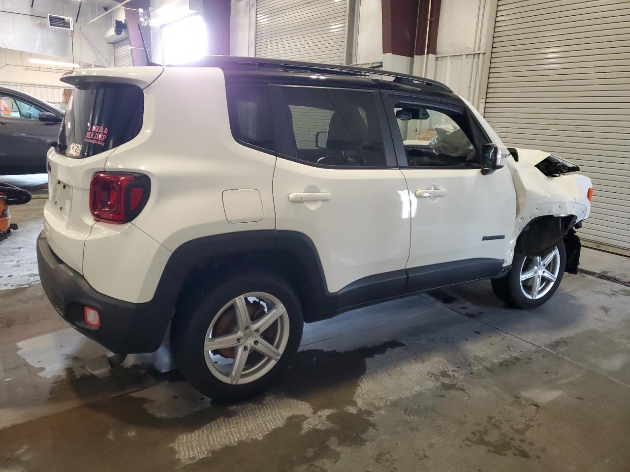 2020 Jeep Renegade Latitude - Image 3