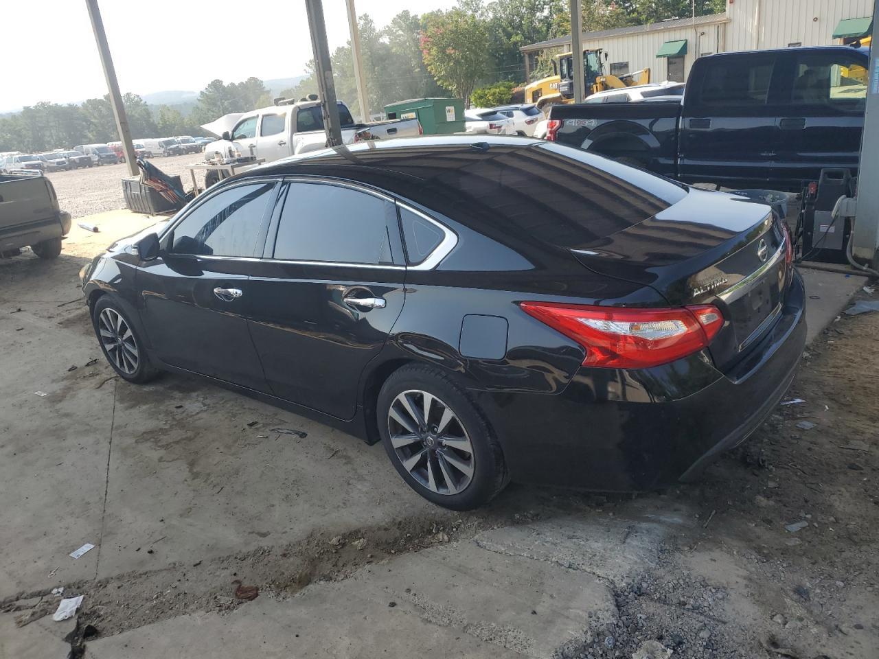 2017 Nissan Altima 2.5 - Image 2