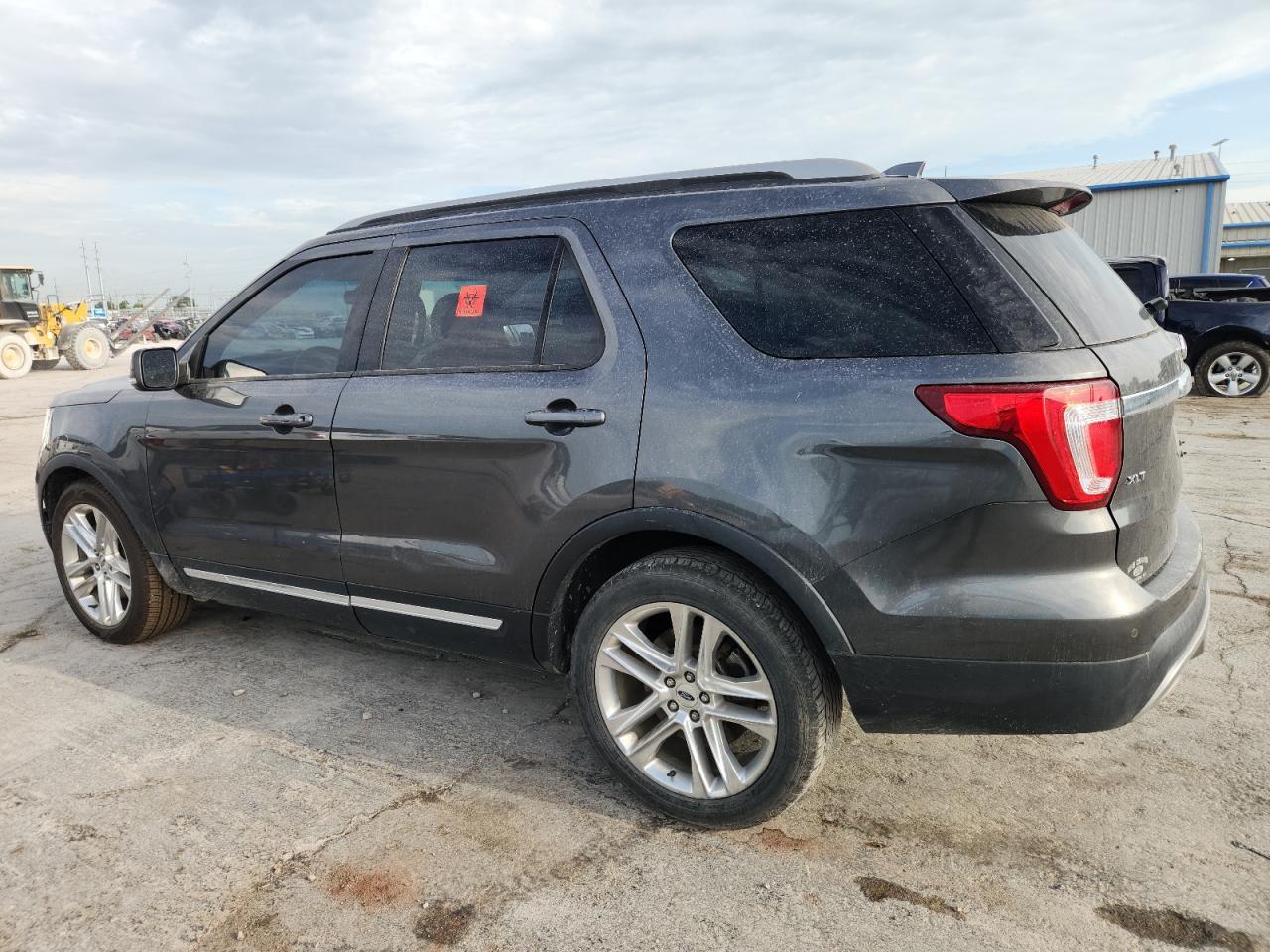 2016 Ford Explorer Xlt - Image 2