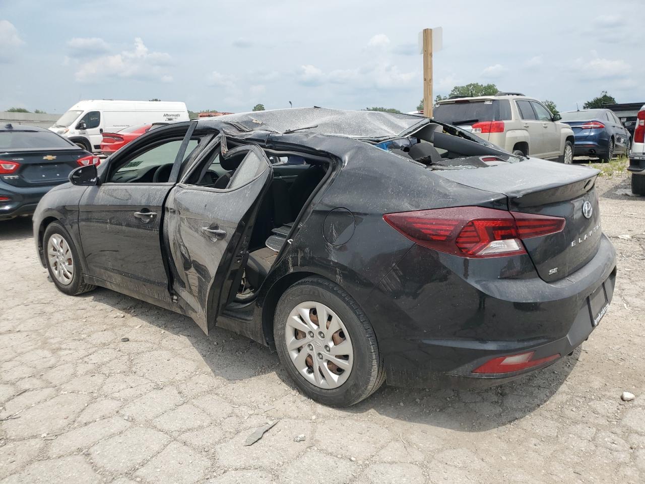 2019 Hyundai Elantra Se - Image 2