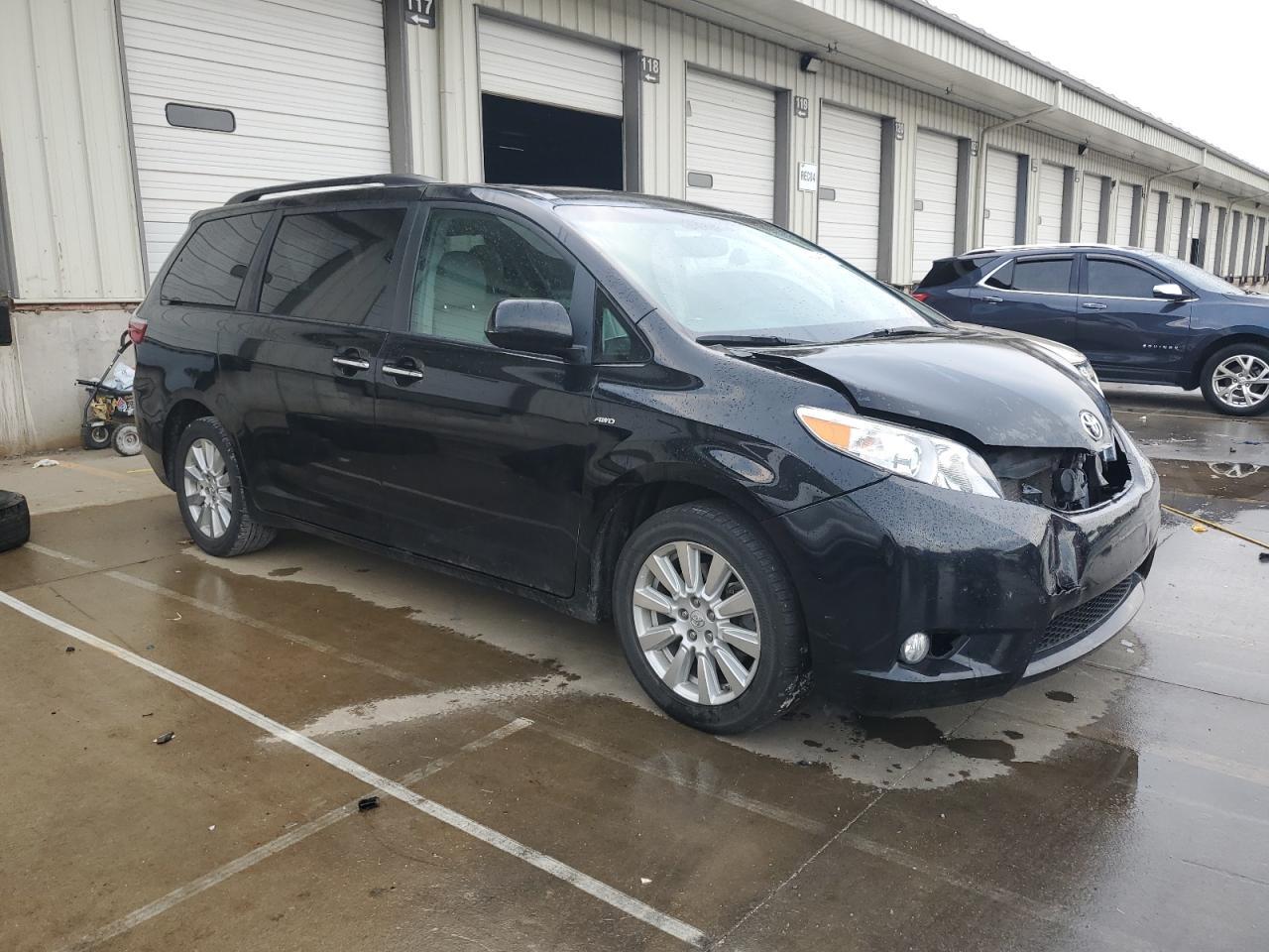 2017 Toyota Sienna Xle - Фото 4