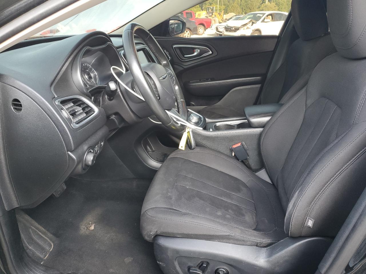 2016 Chrysler 200 Limited - Фото 7