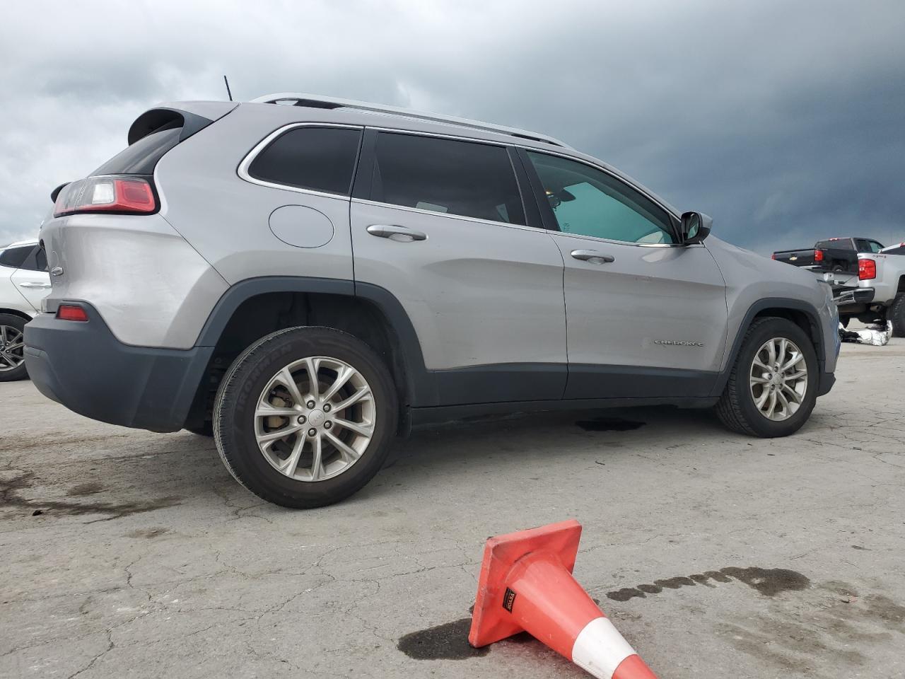 2019 Jeep Cherokee Latitude - Image 3