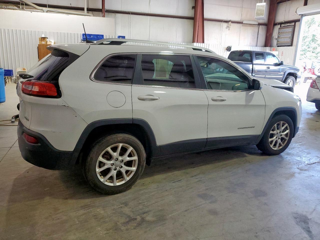 2017 Jeep Cherokee Latitude - Фото 3