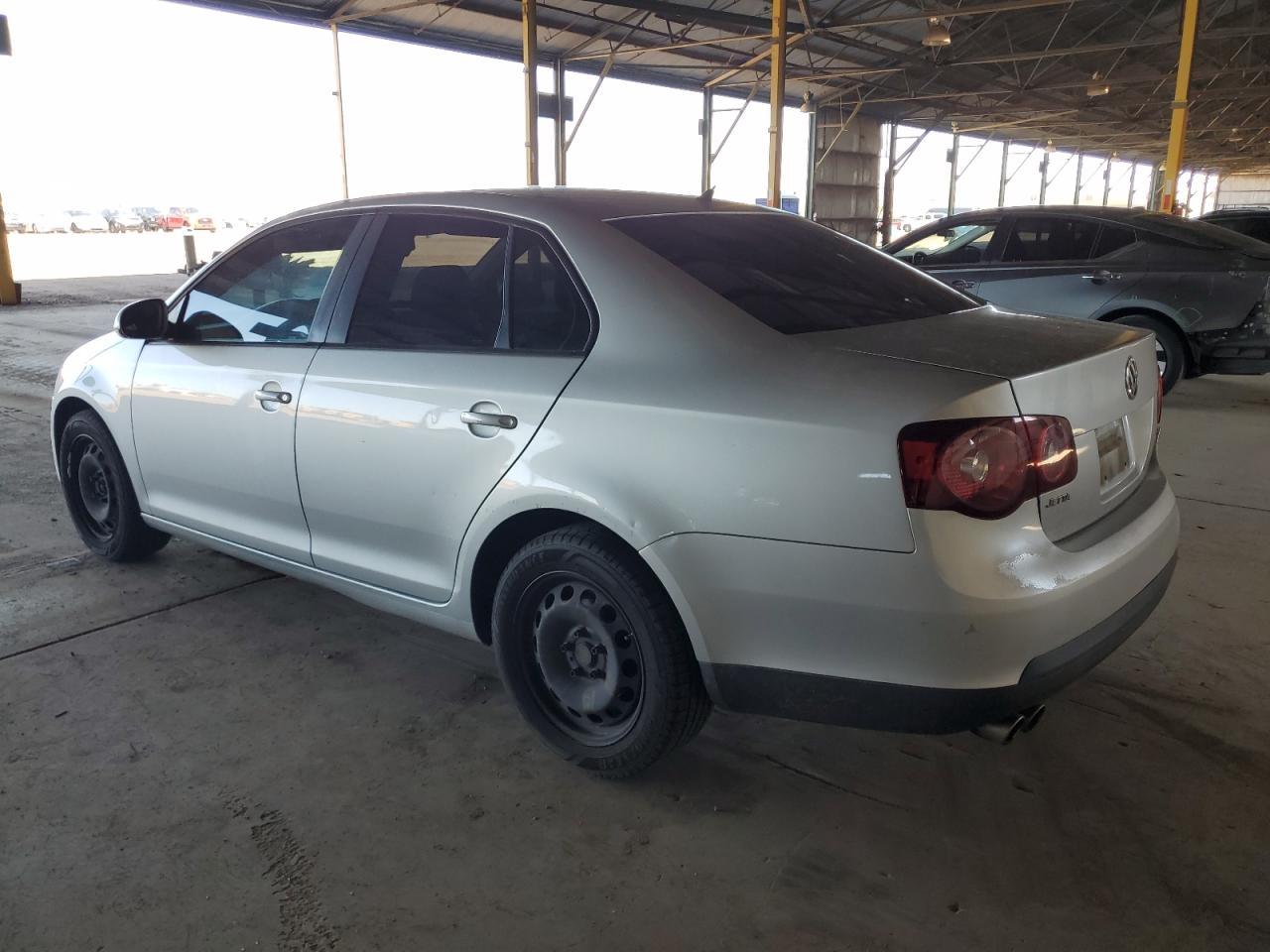 2010 Volkswagen Jetta S - Фото 2