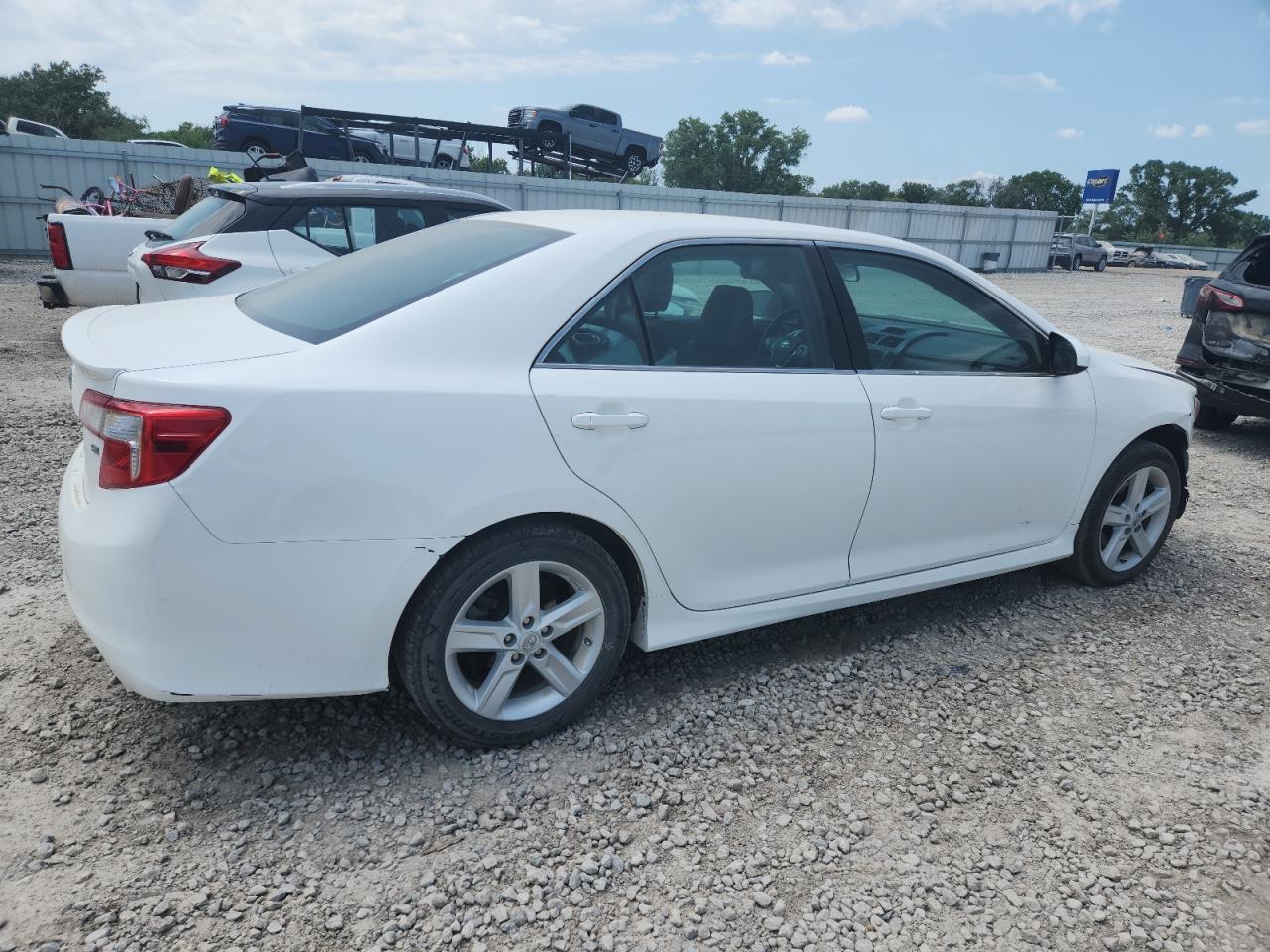 2014 Toyota Camry L - Image 3