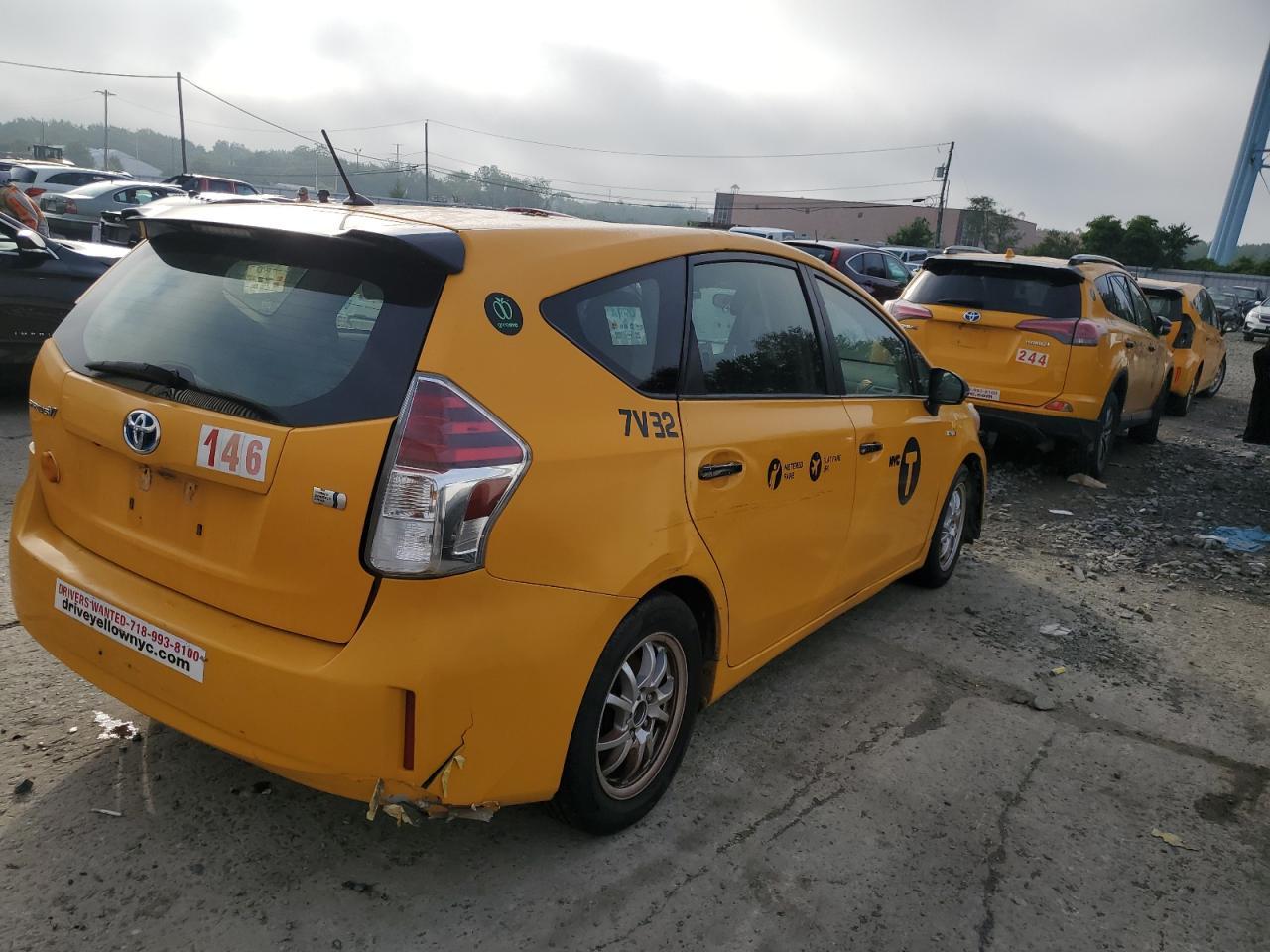 2016 Toyota Prius V - Image 3