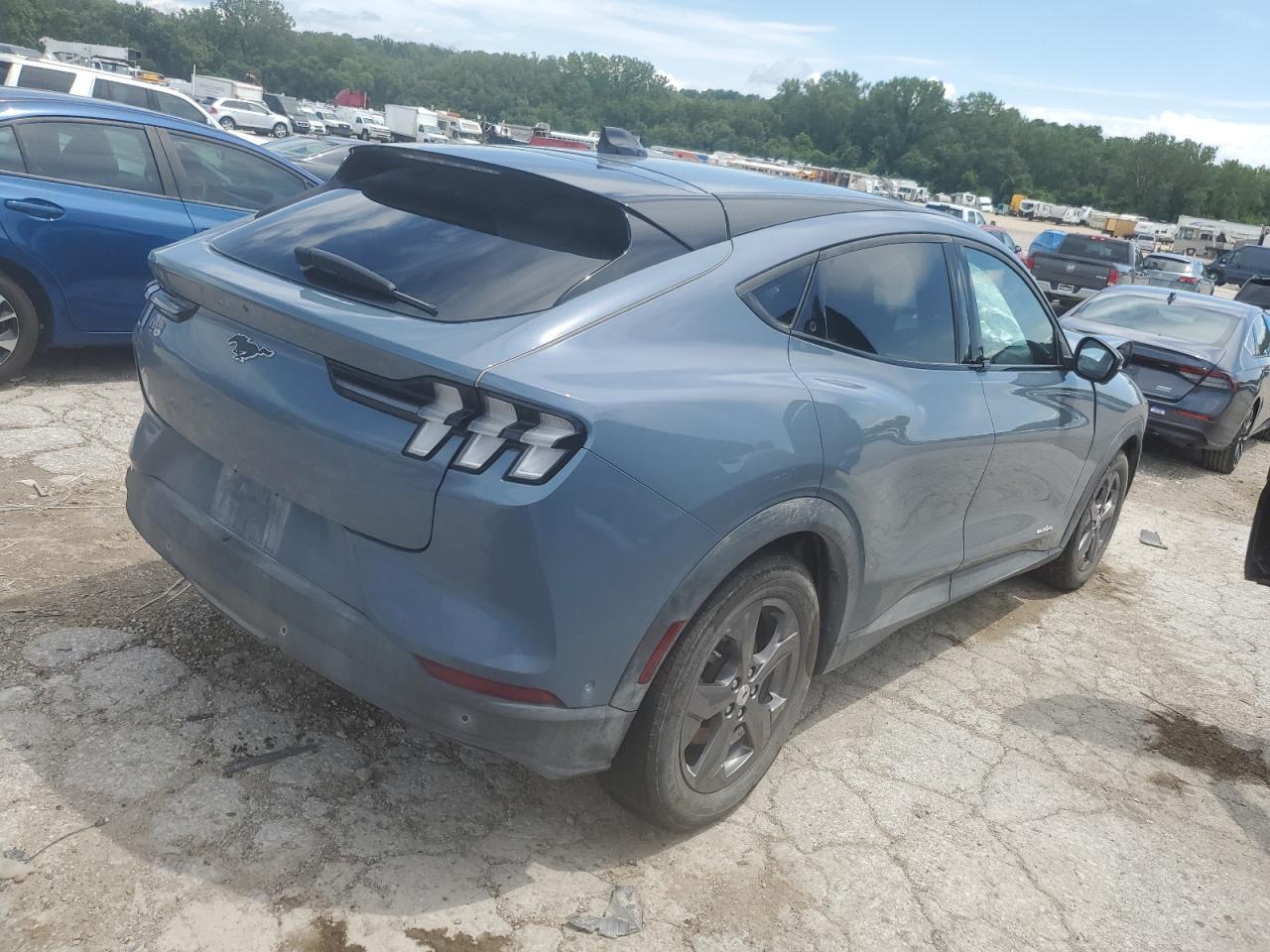 2023 Ford Mustang Mach-E Select - Фото 3