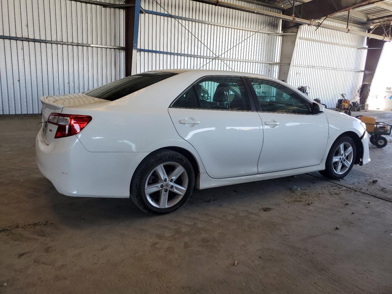 2014 Toyota Camry L - Фото 3