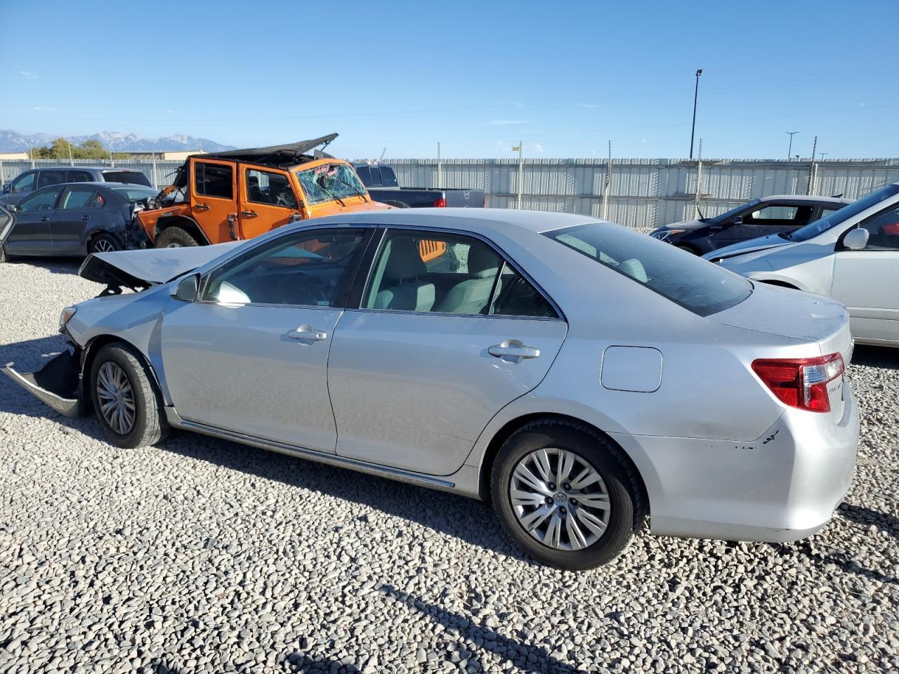 2012 Toyota Camry Base - Фото 2