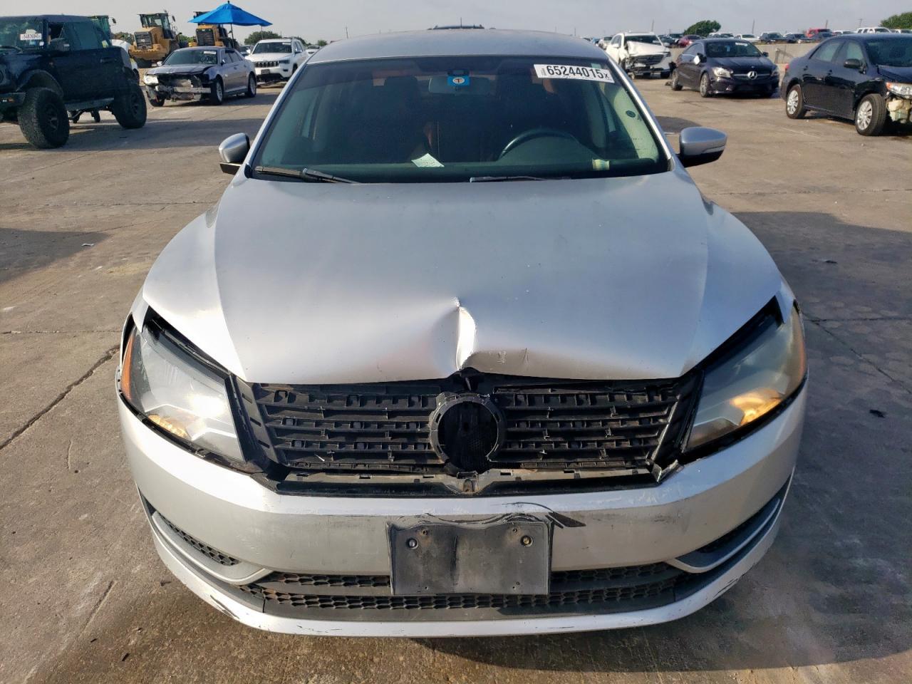 2015 Volkswagen Passat S - Image 5