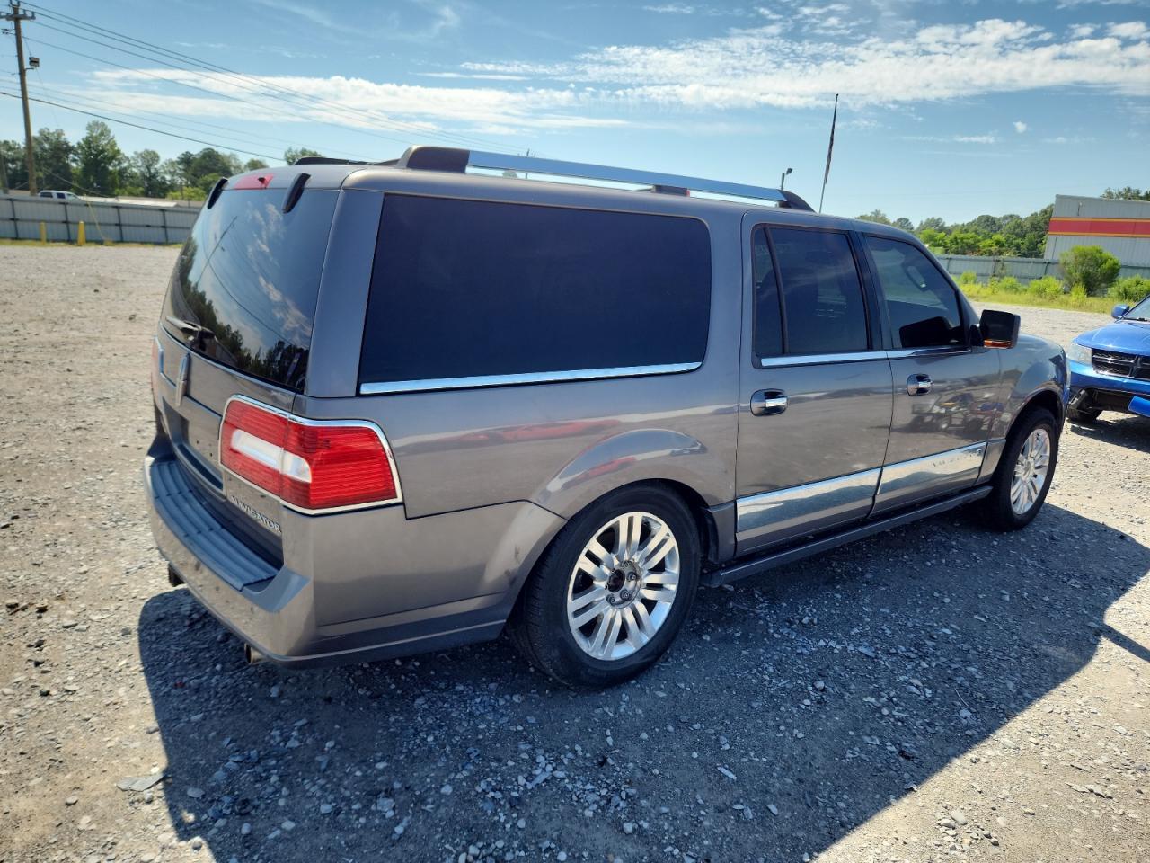 2011 Lincoln Navigator L - Фото 3