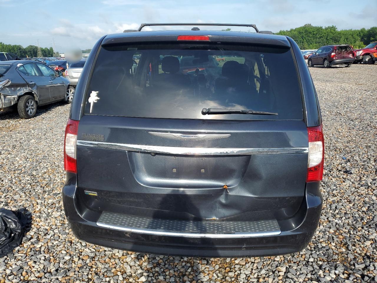 2013 Chrysler Town & Country Touring - Фото 6