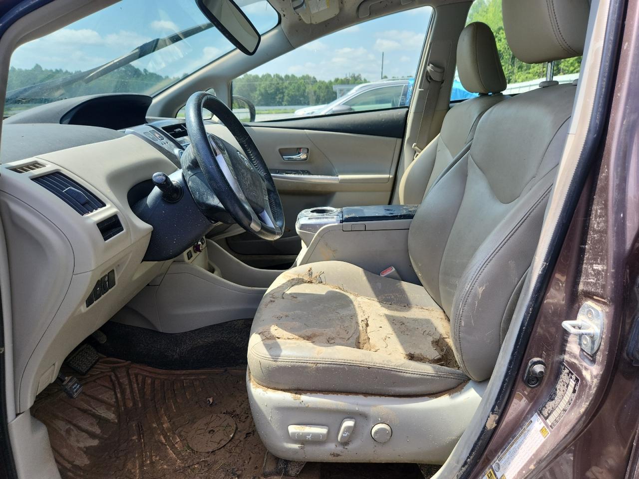 2015 Toyota Prius V - Image 7
