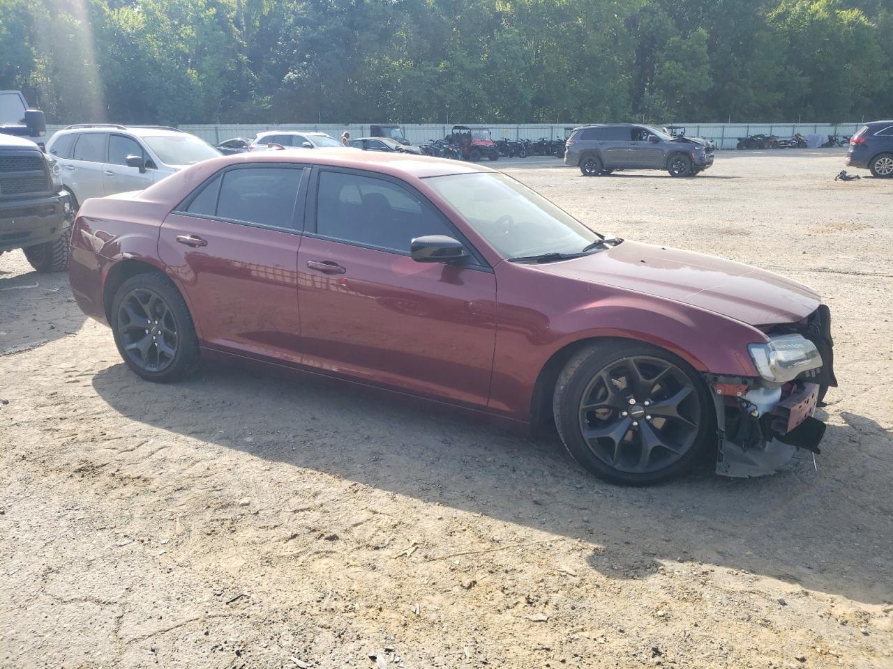 2022 Chrysler 300 Touring - Фото 4