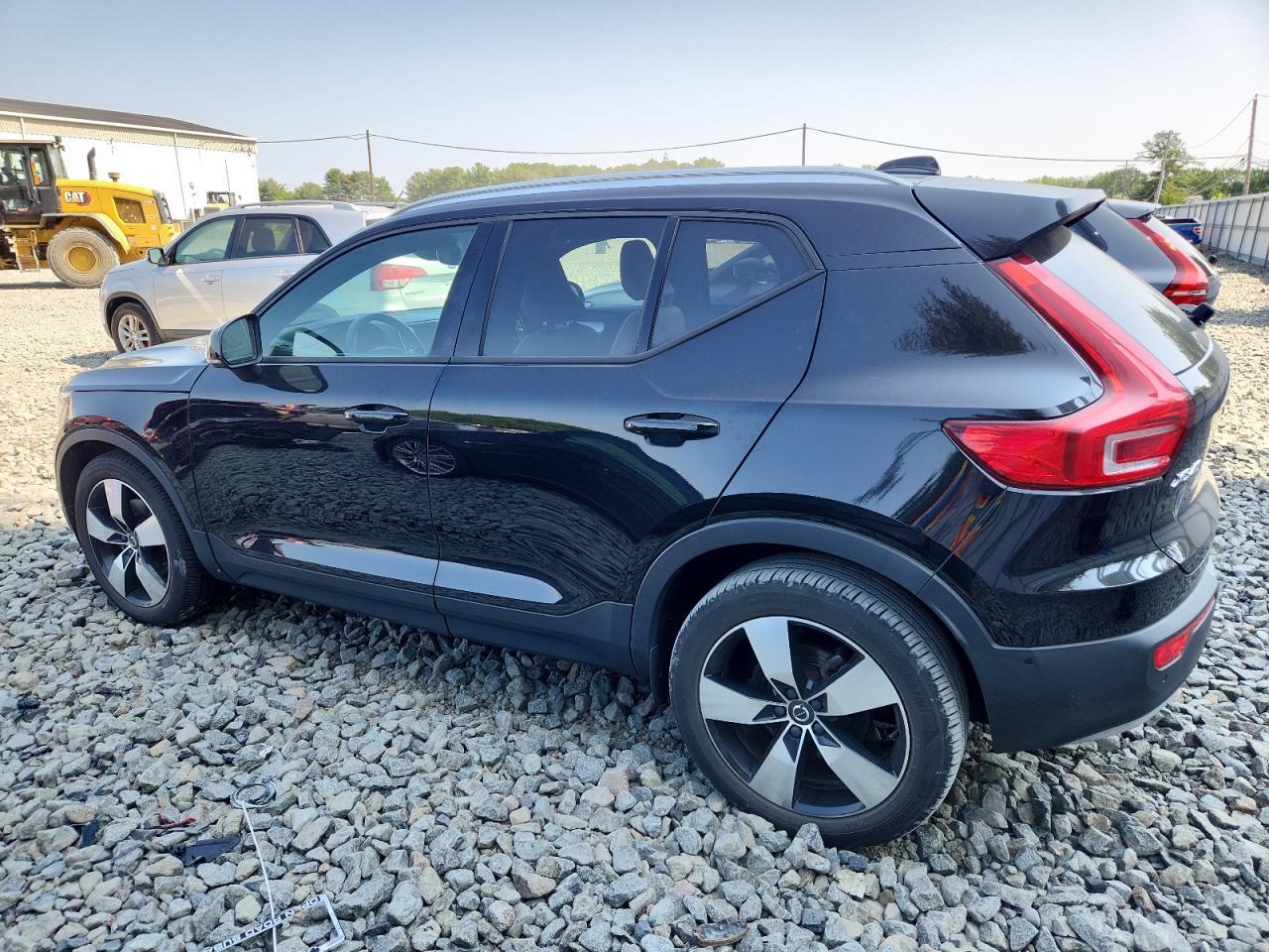2019 Volvo Xc40 T5 Momentum - Фото 2