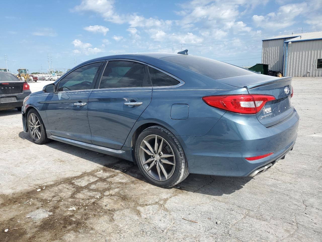 2015 Hyundai Sonata Sport - Image 2