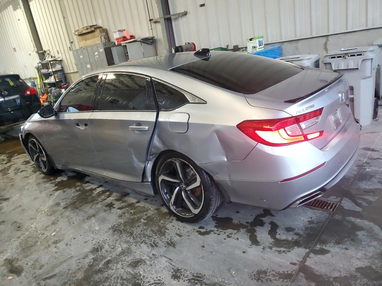 2022 Honda Accord Sport - Фото 2