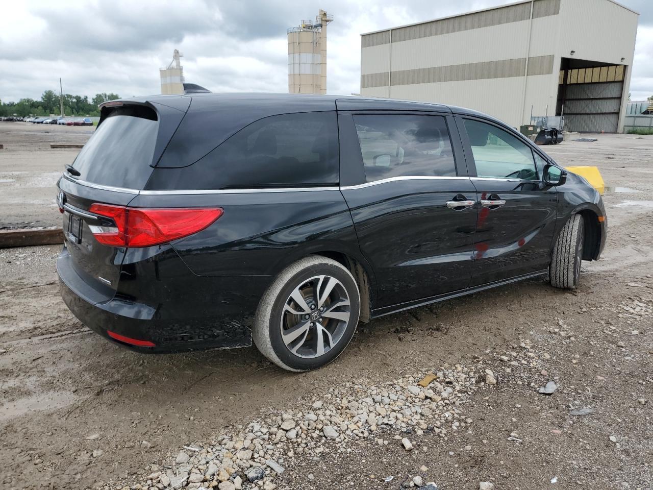 2024 Honda Odyssey Touring - Фото 3