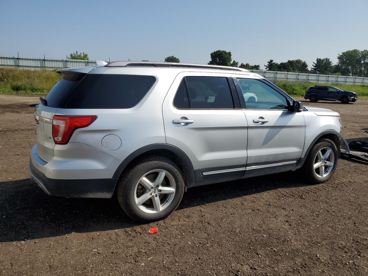 2016 Ford Explorer Xlt - Фото 3
