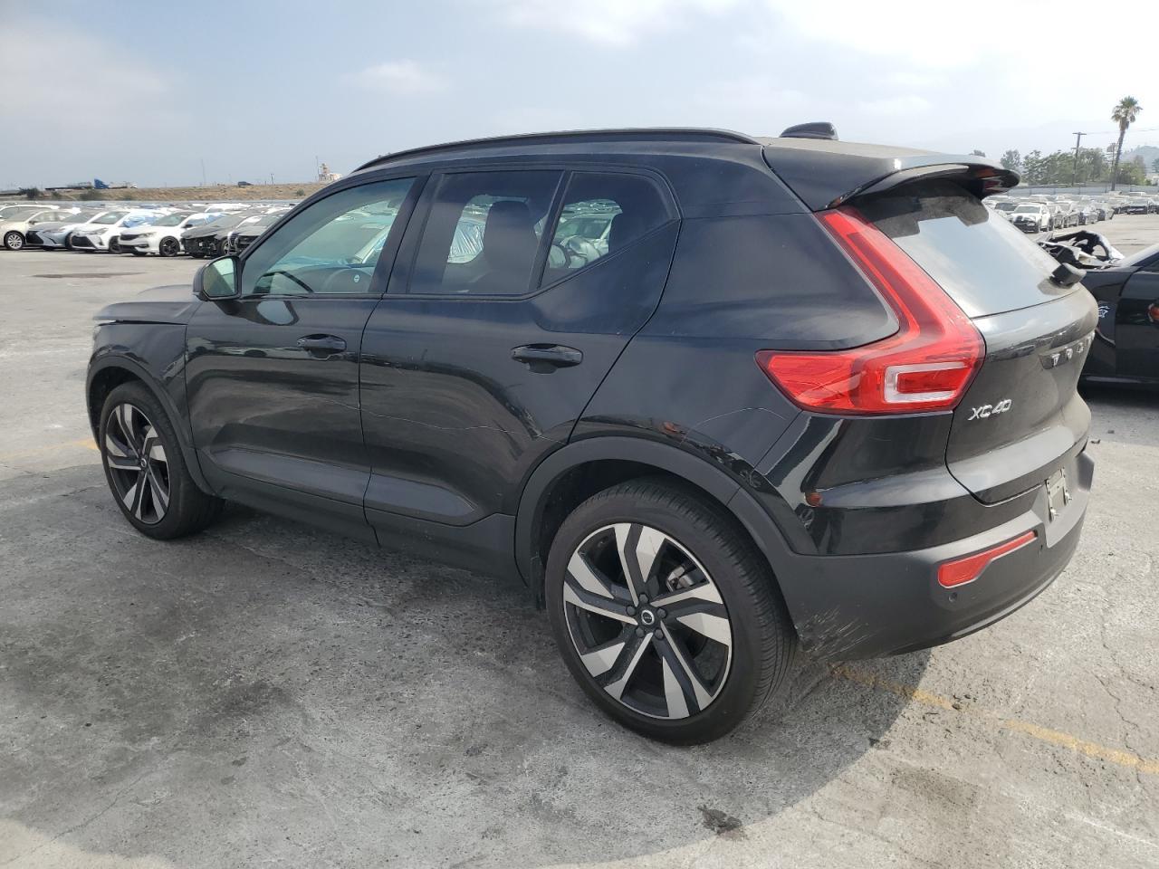 2024 Volvo Xc40 Plus - Фото 2
