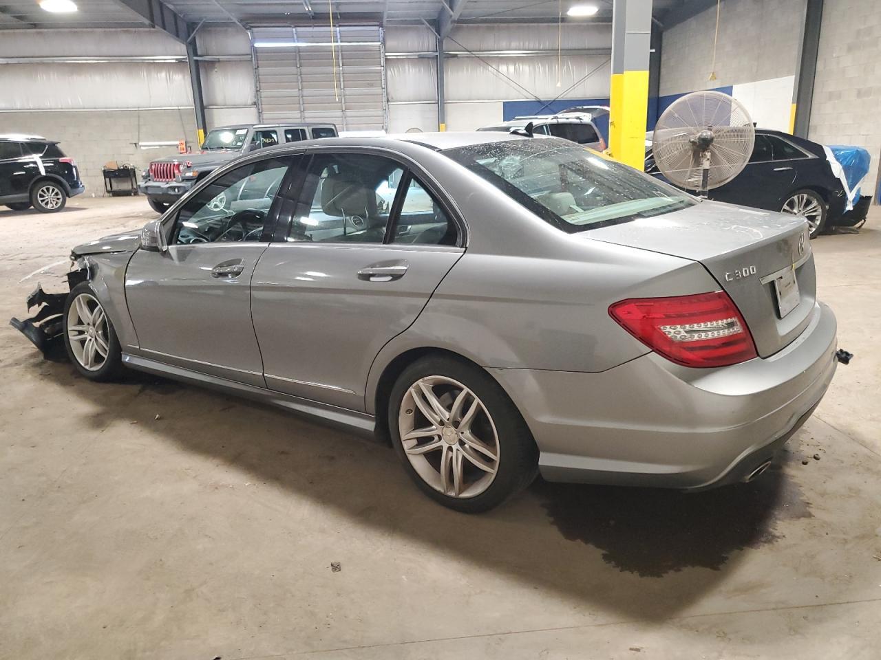 2012 Mercedes-Benz C 300 4Matic - Фото 2