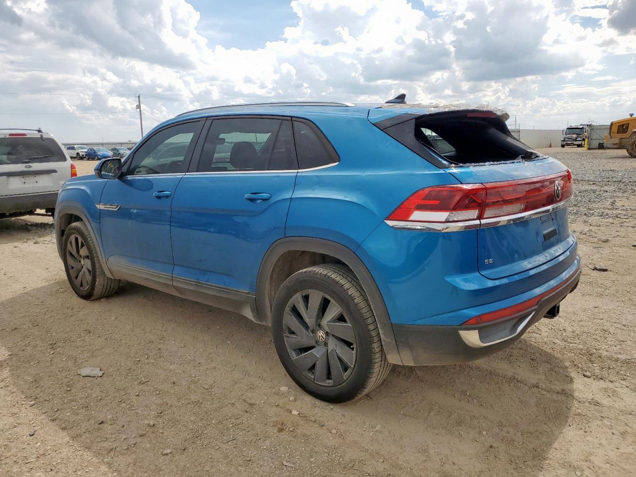 2024 Volkswagen Atlas Cross Sport Se - Image 2