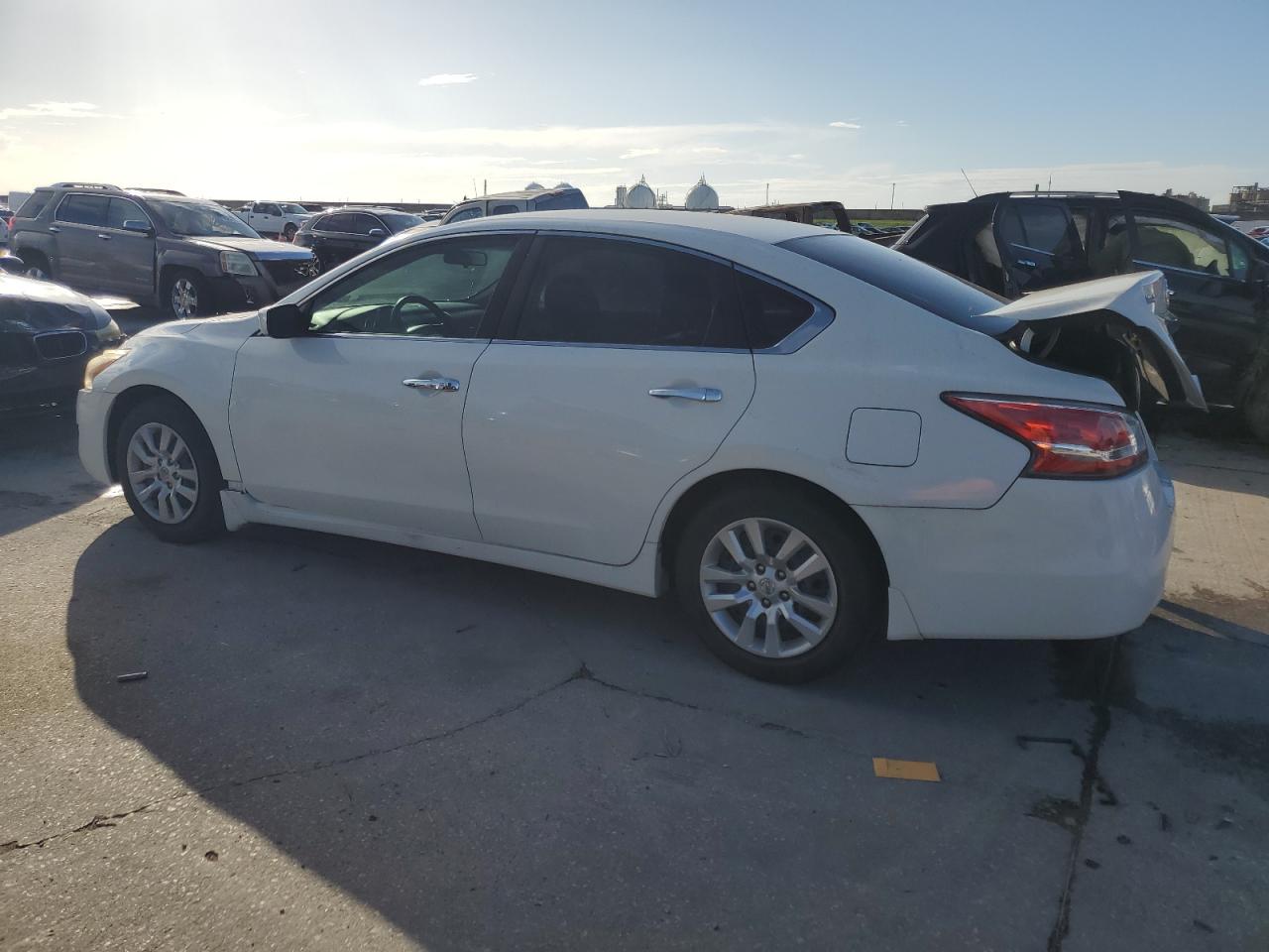 2015 Nissan Altima - Фото 2