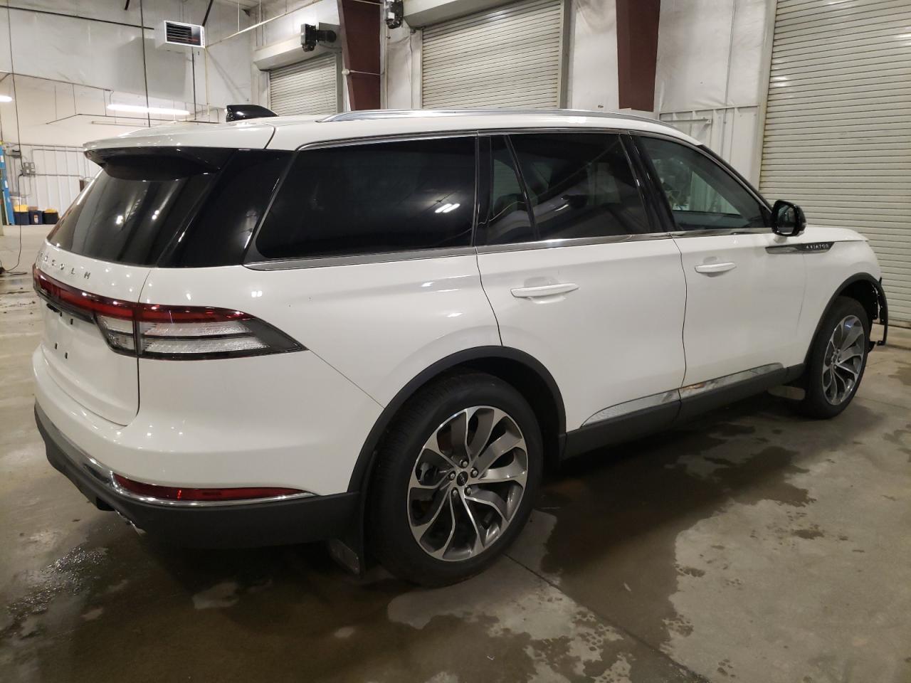2025 Lincoln Aviator - Фото 3